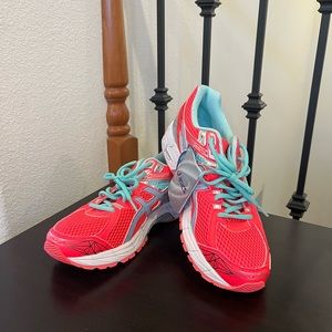 ASICS GT 1000 womens size 9.5